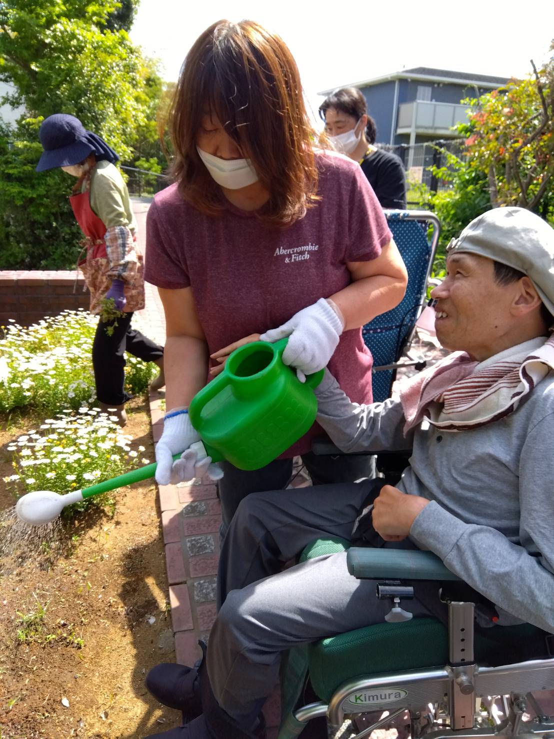 花壇づくり・地域美化活動の様子